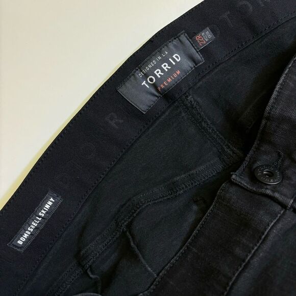 Torrid Bombshell Skinny Stretch Jeans - Black - Size 22 - Picture 4 of 7